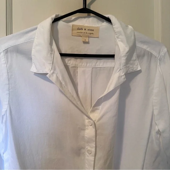 Cloth & Stone Classic White Button Down Shirt with Ties, Anthropologie, Flowy - Picture 3 of 11